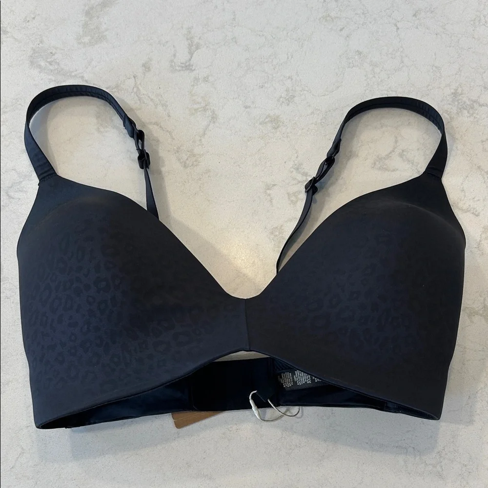 SKIMS Wireless Form Lightly Lined T-Shirt Demi Bra in Onyx Leopard Micro Print - Picture 13 of 13